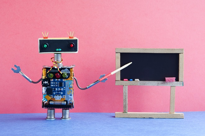 robot con inteligencia artificial en clase