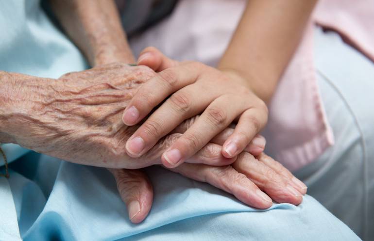 Máster en atención familiar y social en cuidados paliativos