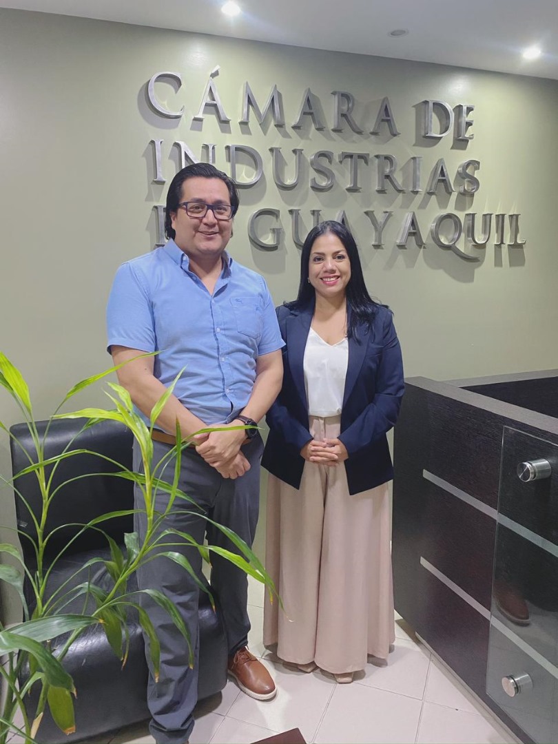 Un Compromiso con la Excelencia Educativa y Empresarial