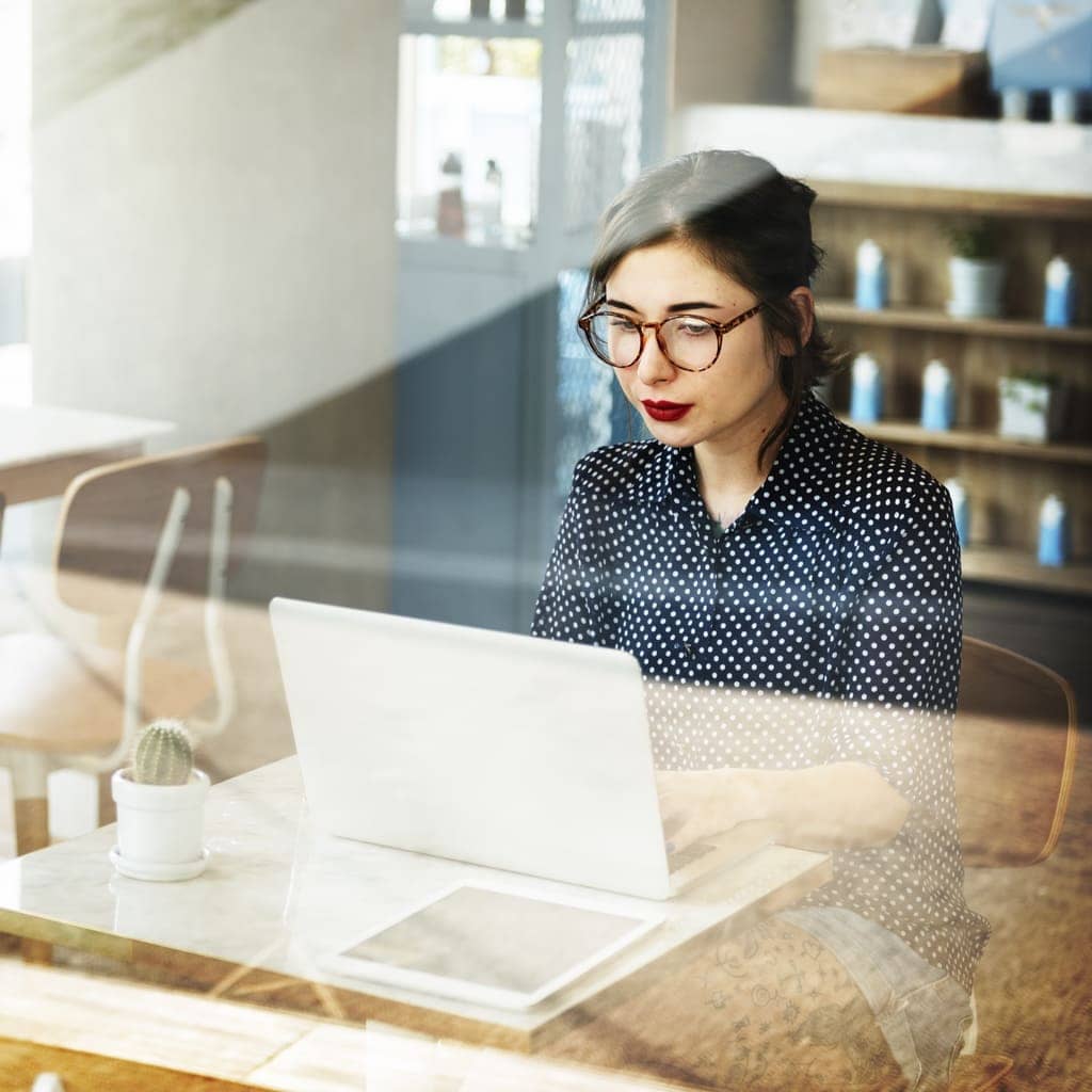 2. Con tu membresía VIP te ayudamos a difundir en JobBoards reconocidos y redes sociales todas tus ofertas de prácticas o empleo
